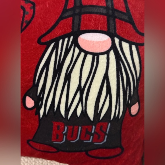 NWT Tampa Bay Bucs gnome holiday pillows. Set of 3. Burgundy soft plush 18x18” - Picture 8 of 12